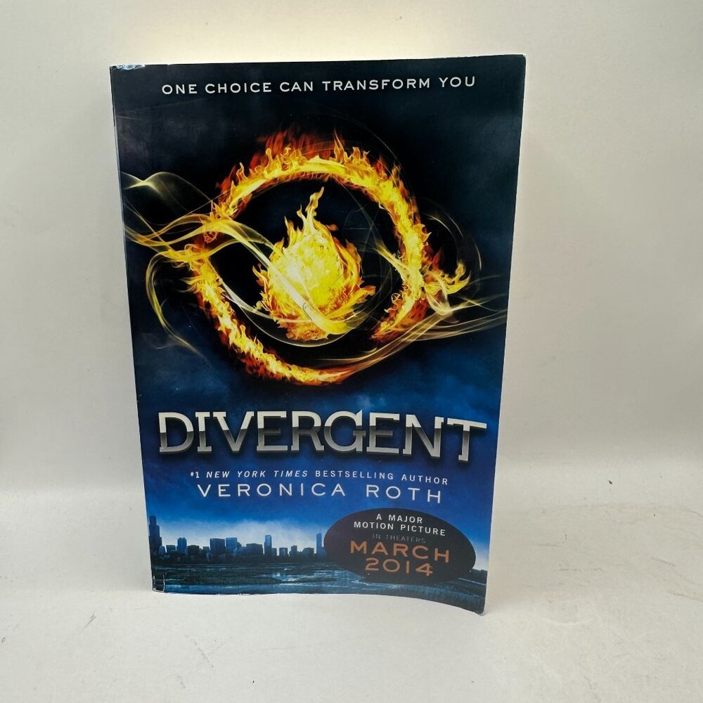 Divergent Veronica Roth Paperback Edition Book